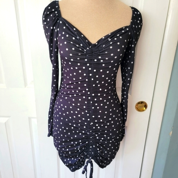 NWT Pretty Little Thing Polka Dot Ruched Front Long Sleeve Bodycon Dress 8 - Picture 3 of 13